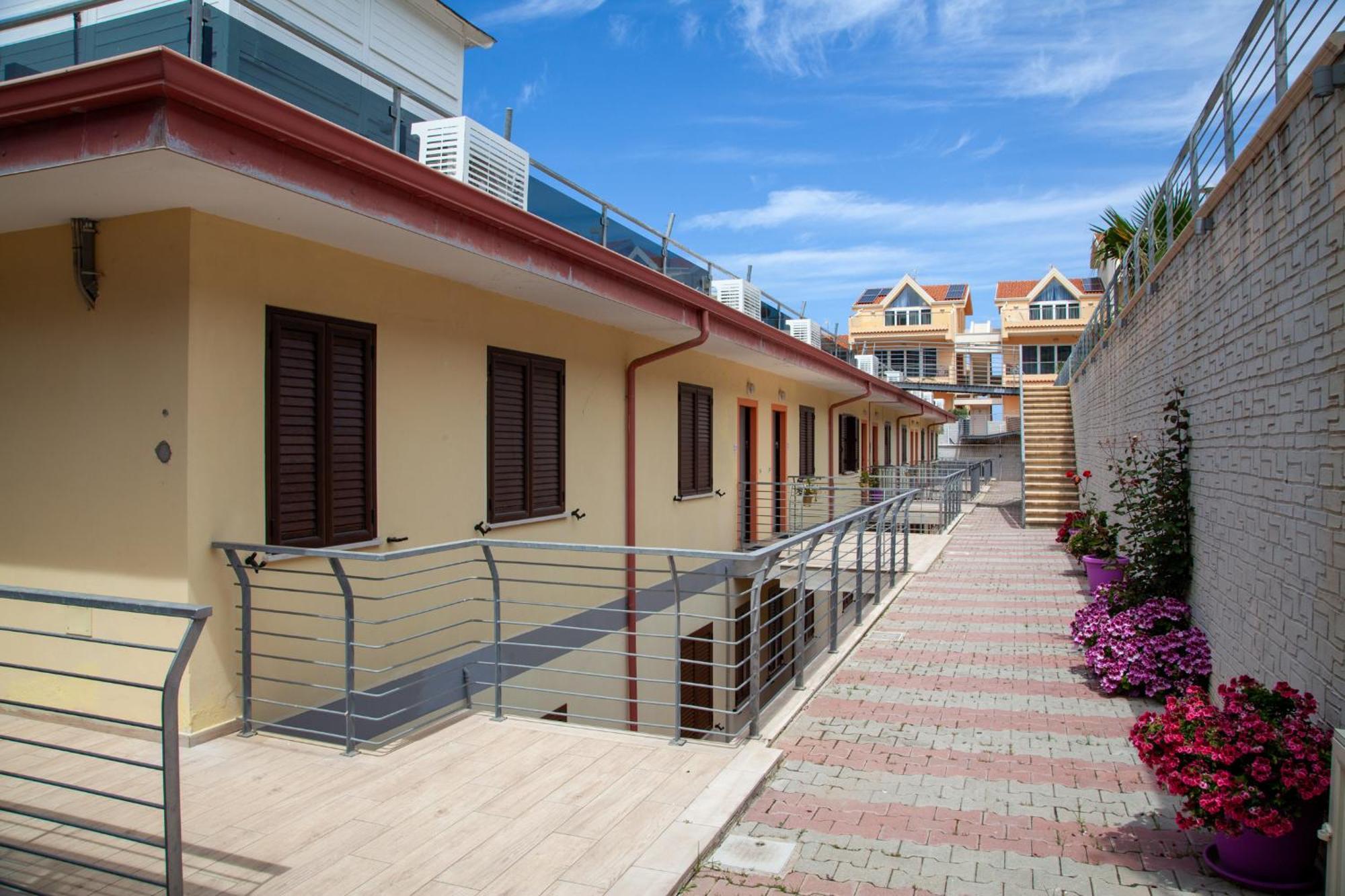 Airone Residence Zambrone Exterior foto